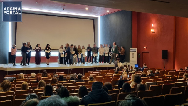 Με αισιοδοξία για μία εποικοδομητική και παραγωγική χρονιά, η εκδήλωση για την πρωτοχρονιάτικη πίτα, από το Κέντρο Ξένων Γλωσσών "Παυλινέρη Στέλλα".